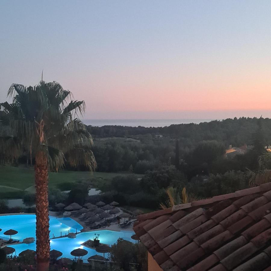 Superbe Villa-Domaine Avec Golf Piscine Et Tennis Сен Сир сюр Мер Екстериор снимка